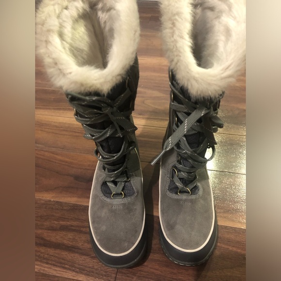 Women’s Tall Winter Boots - Size 7 - Grey - Picture 4 of 7